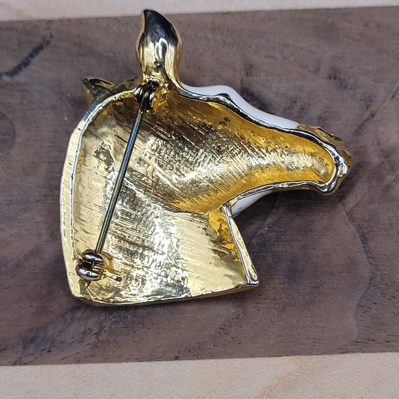 Vintage Zebra Head Brooch Pin Black And White Enamel Gold Tone Green Gem Eyes - Picture 2 of 3